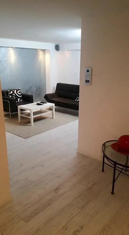 סלון עם בקרה חכמה — פרויקט של Usmart